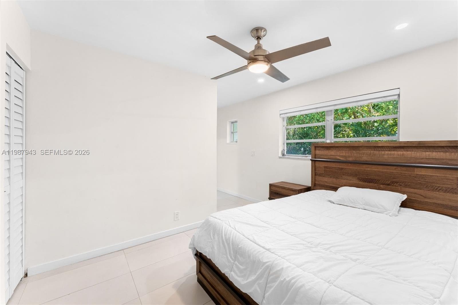 1525 Diplomat Pkwy photo 8