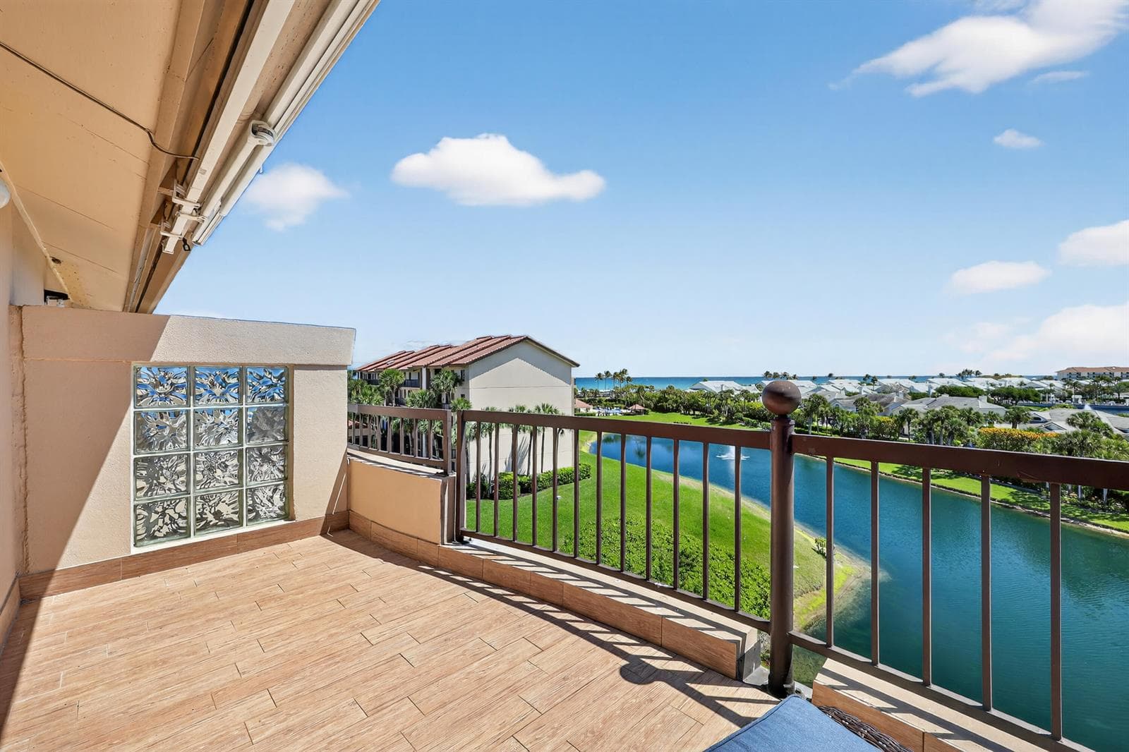 301 Ocean Bluffs Boulevard 5040 photo 2
