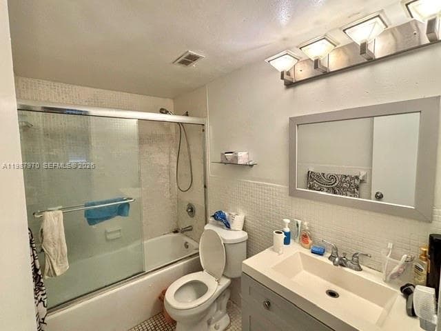3660 NE 166th St 415 photo 18