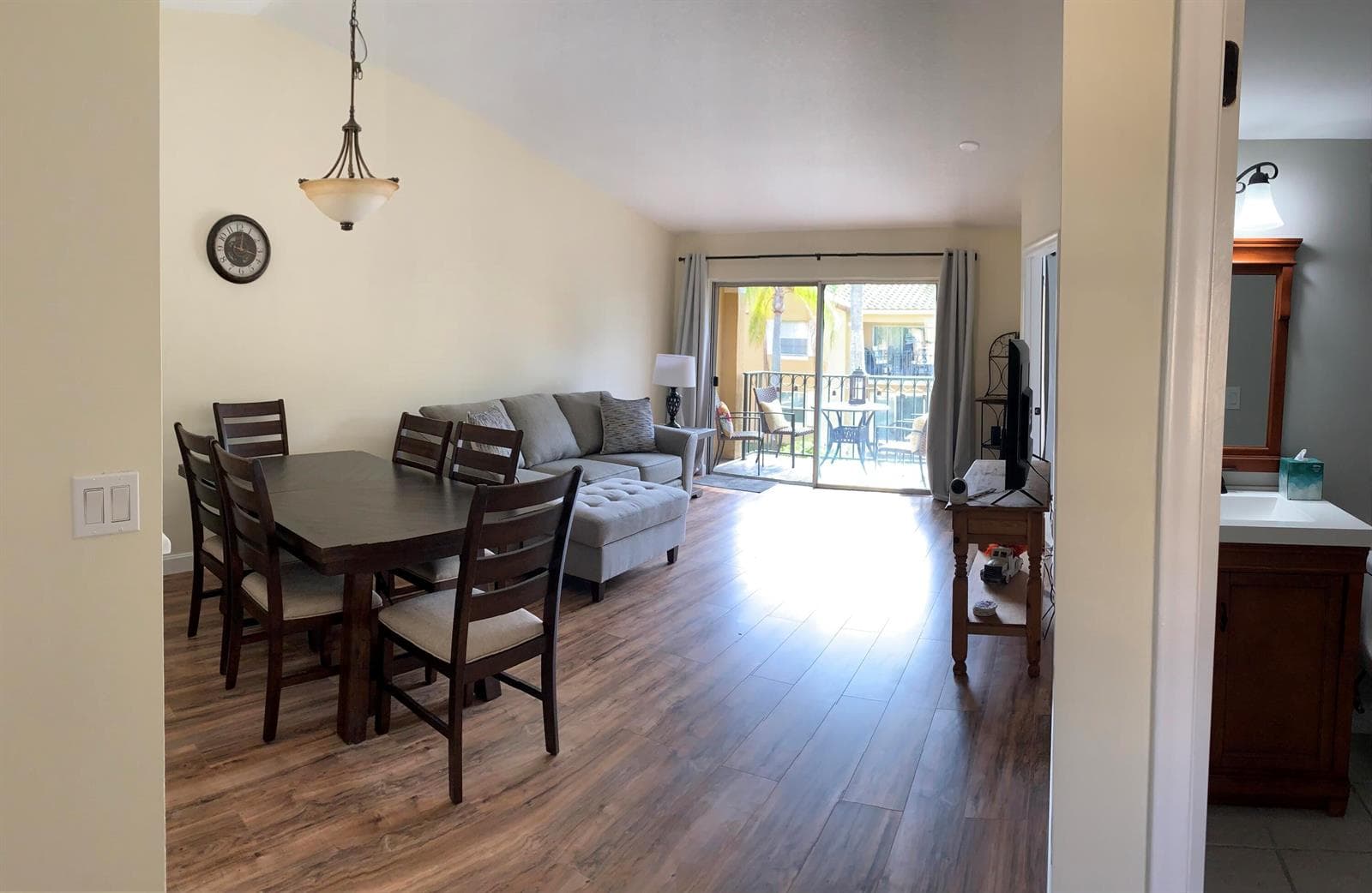 1140 Lake Shore Drive 203 photo 3