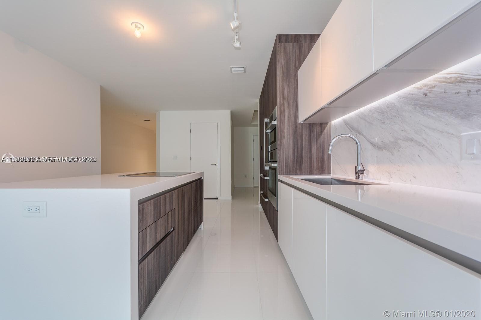 851 1st Ave 4007 photo 6