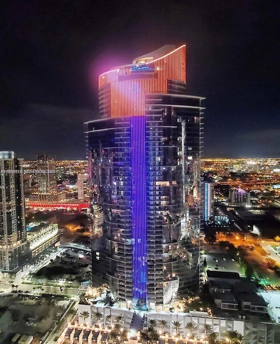 851 1st Ave 4007 photo 22