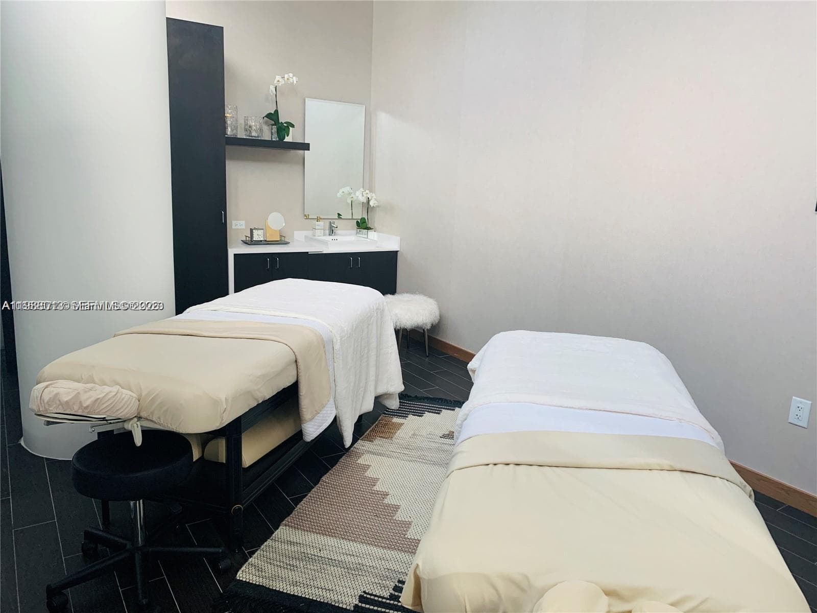 851 1st Ave 4007 photo 24