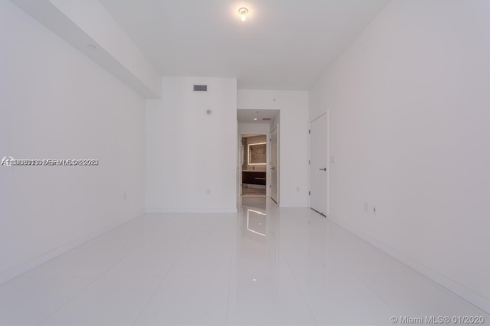 851 1st Ave 4007 photo 8