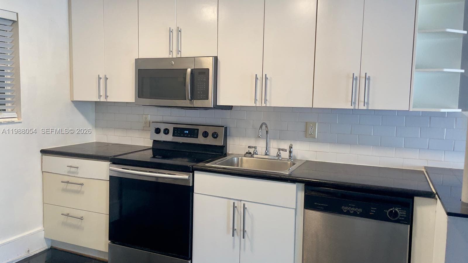 3944 167th St 106 photo 6