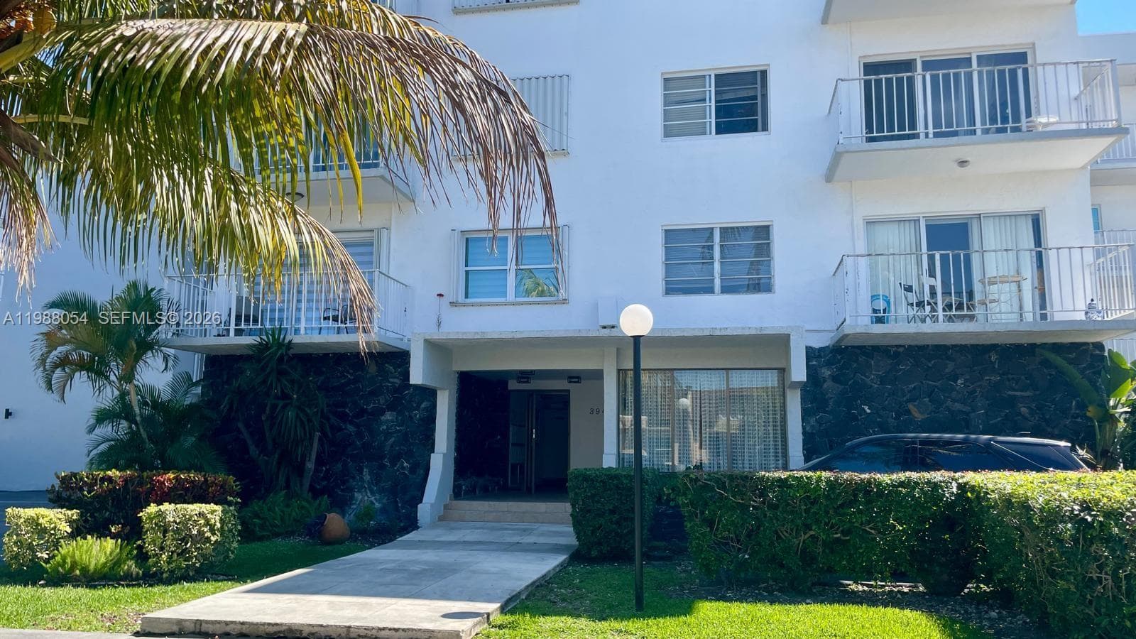 3944 167th St 106 photo 3