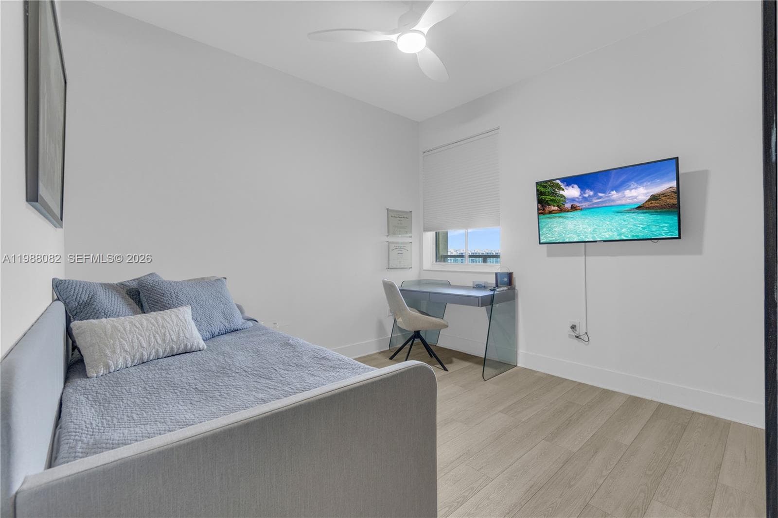 3340 190th St 1305 photo 14