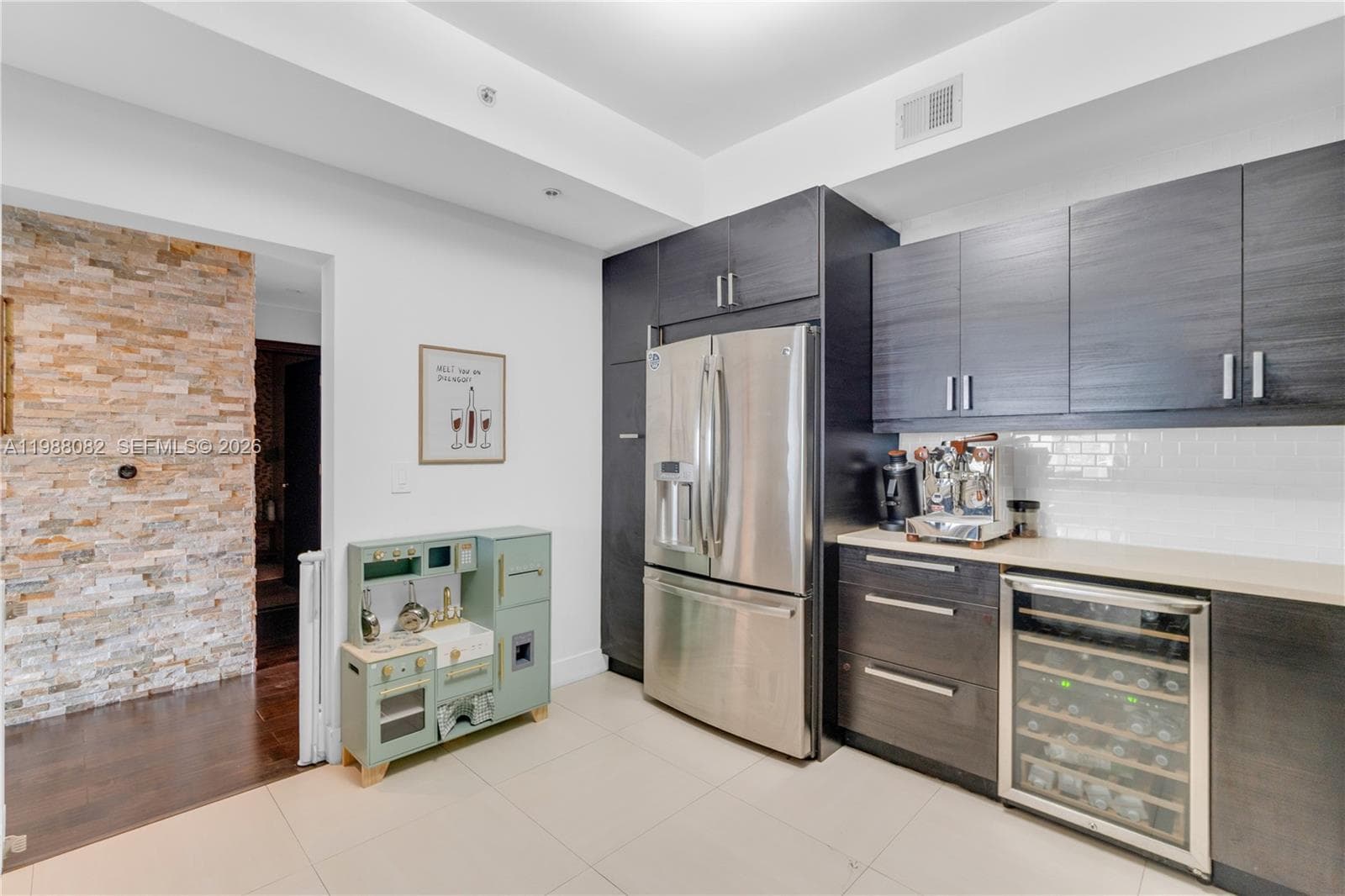 3340 190th St 1305 photo 4