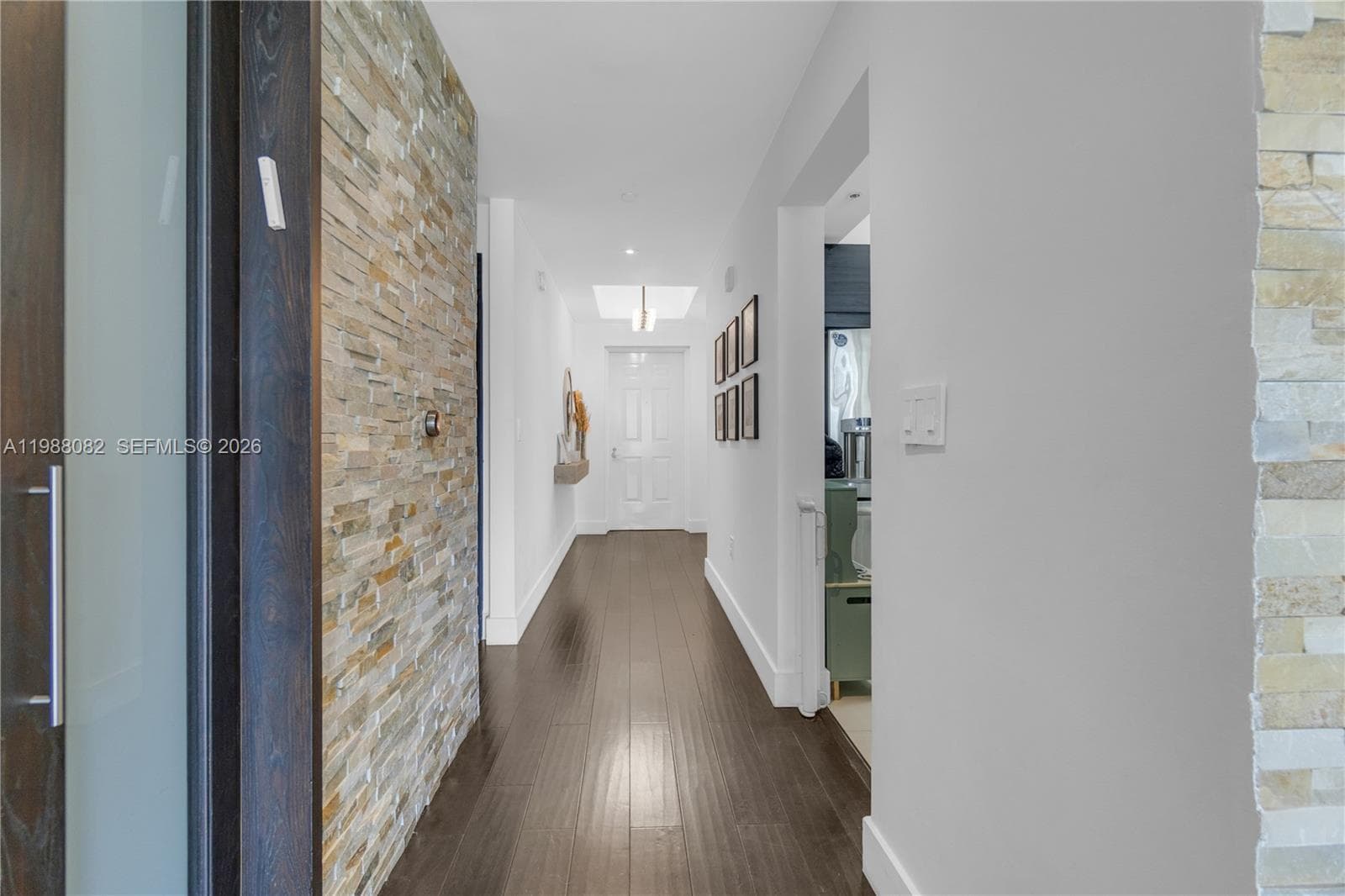 3340 190th St 1305 photo 21