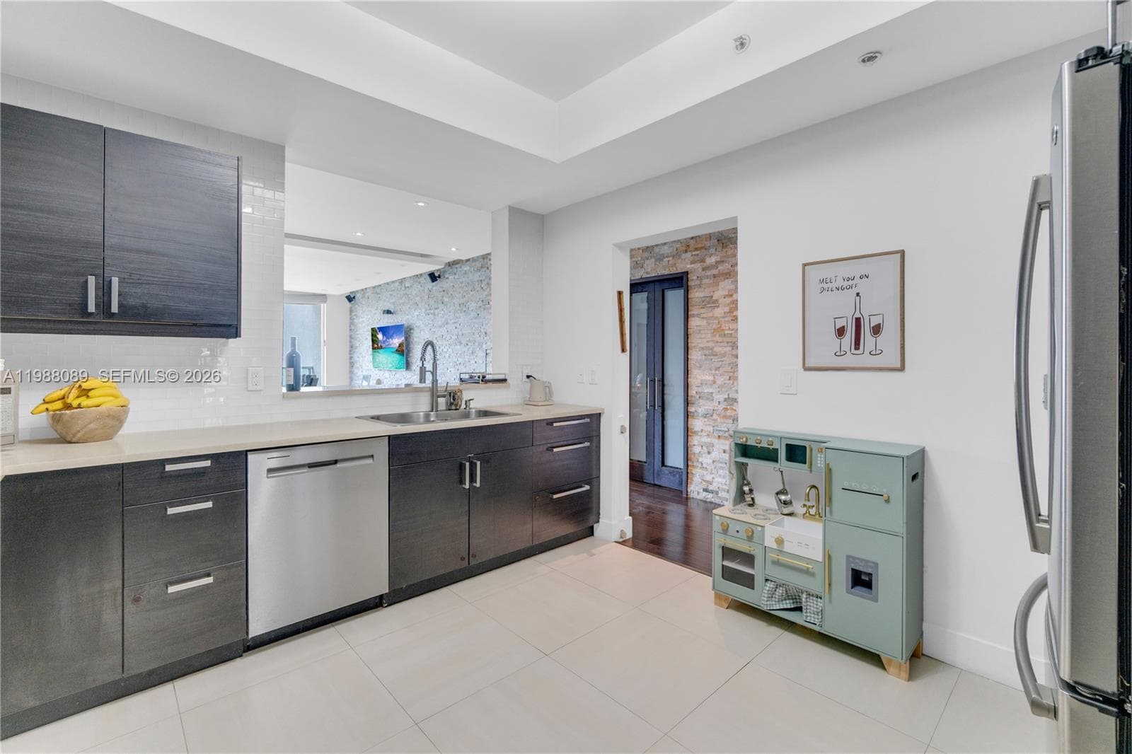 3340 190th St 1305 photo 9