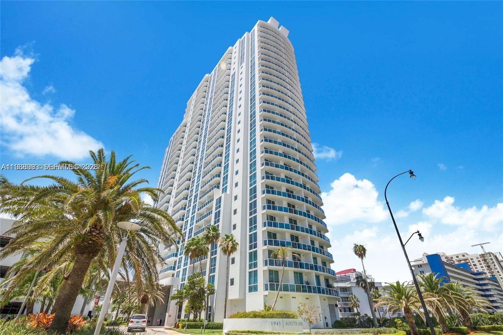1945 Ocean Dr 604 photo 17