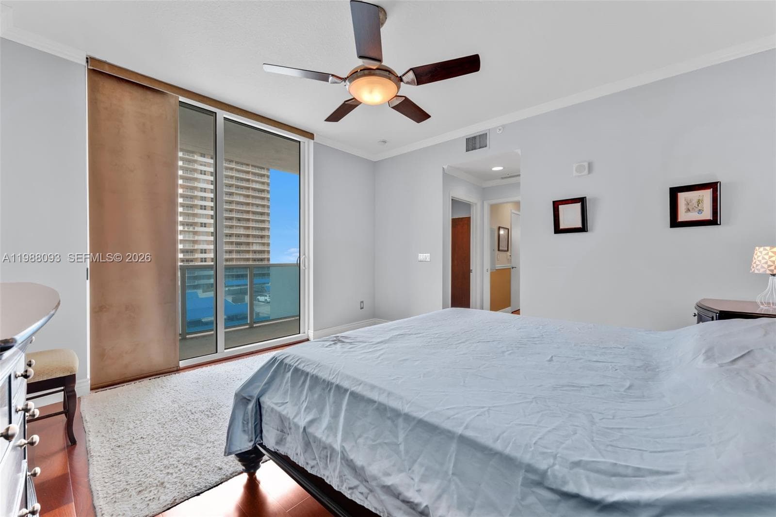1945 Ocean Dr 604 photo 9