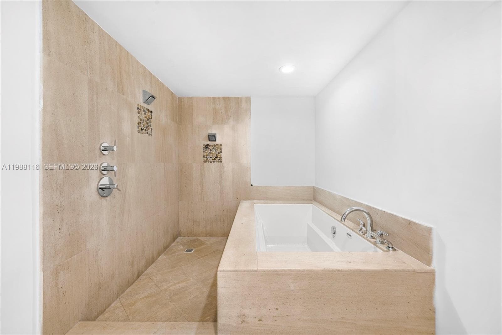 5875 Collins Ave 906 photo 18