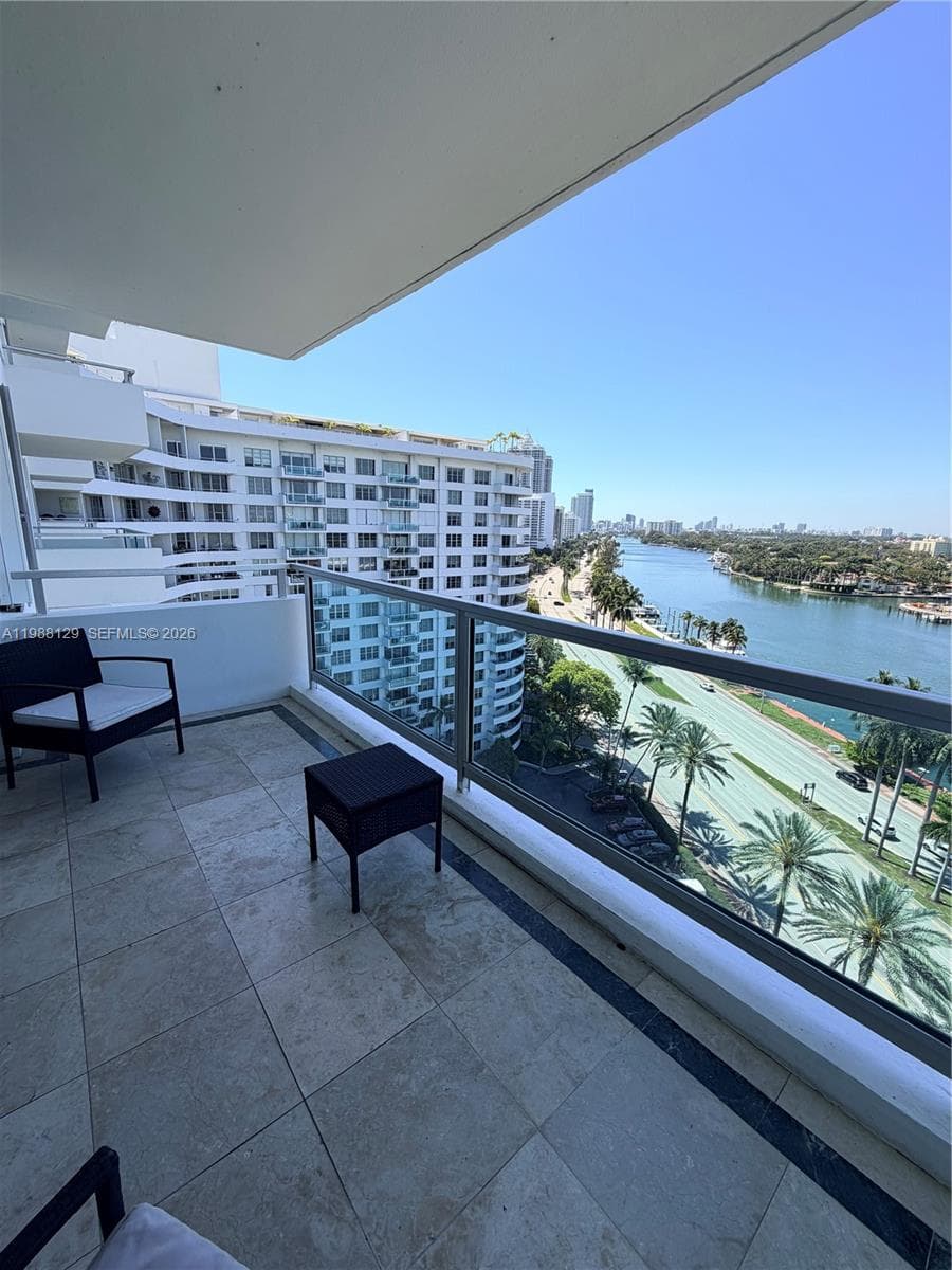 5161 Collins Ave 1506 photo 2