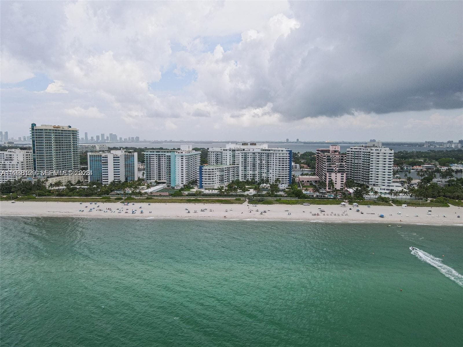 5161 Collins Ave 1506 photo 17