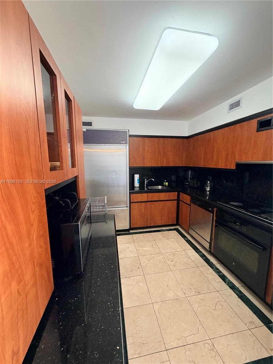 5161 Collins Ave 1506 photo 9