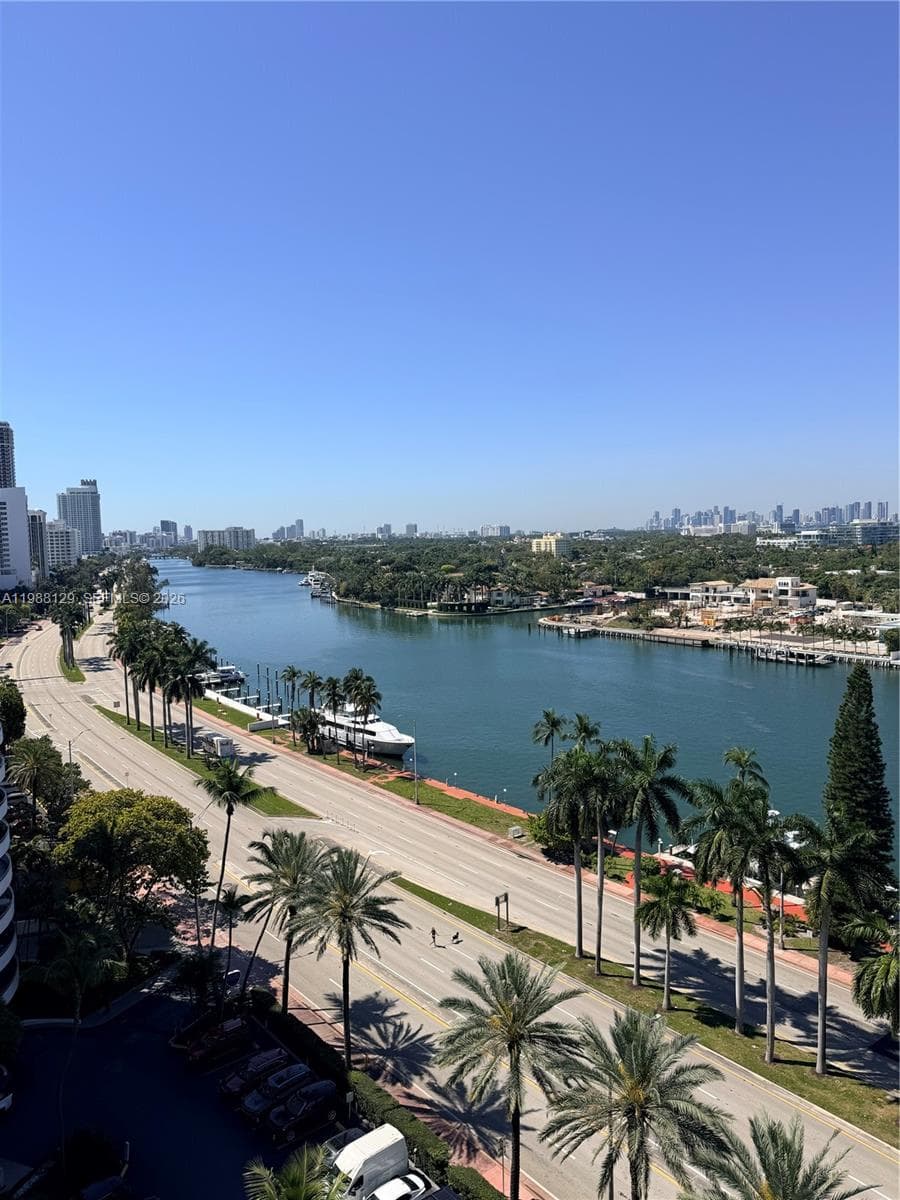 5161 Collins Ave 1506 photo 4