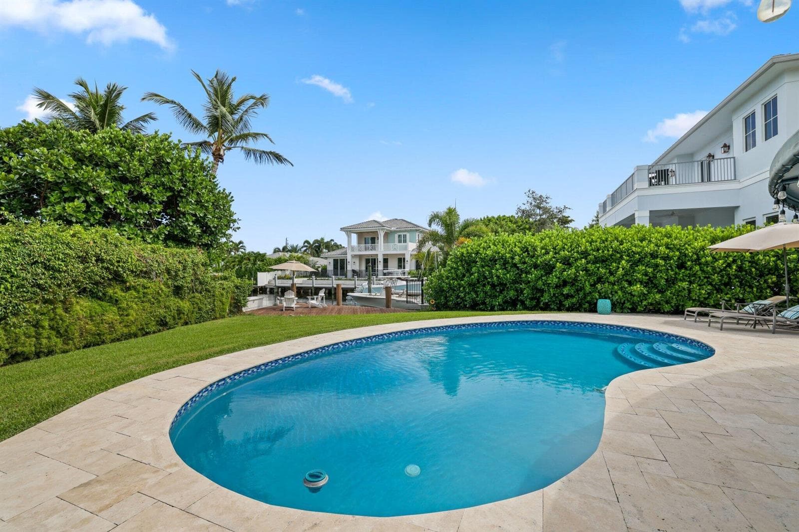 910 Banyan Drive photo 9