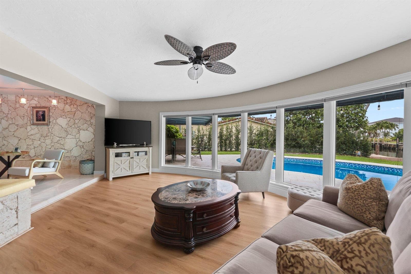 910 Banyan Drive photo 24