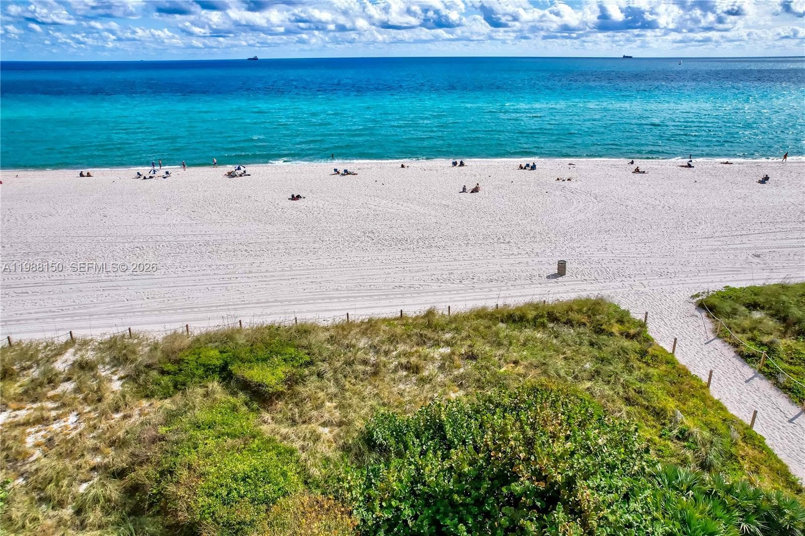 2625 Collins Ave 418 photo 4