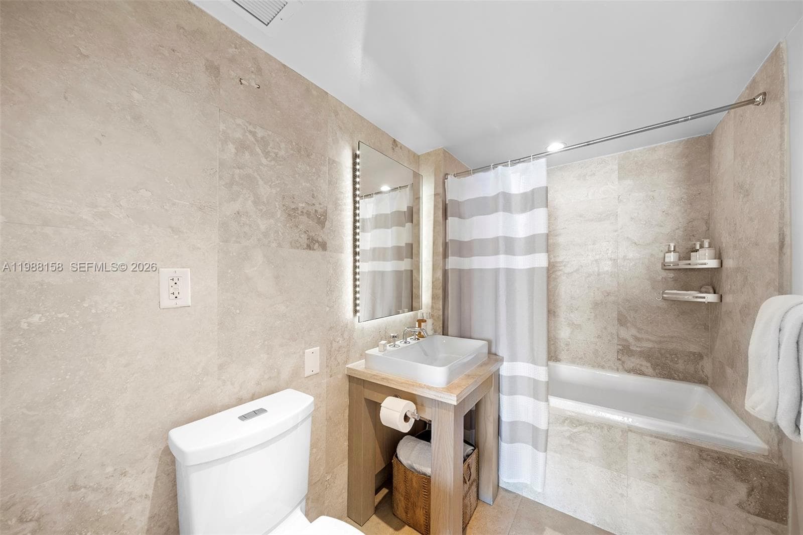102 24th St 1040 photo 16