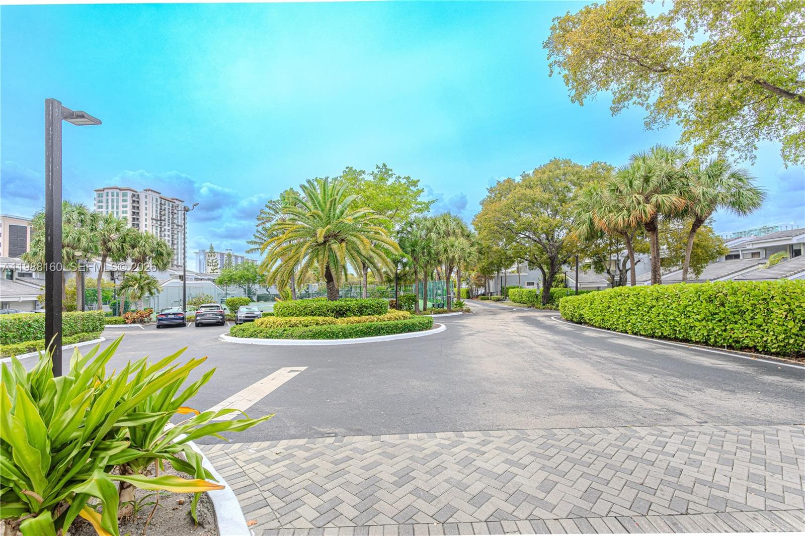 231 Poinciana Dr 401 photo 2