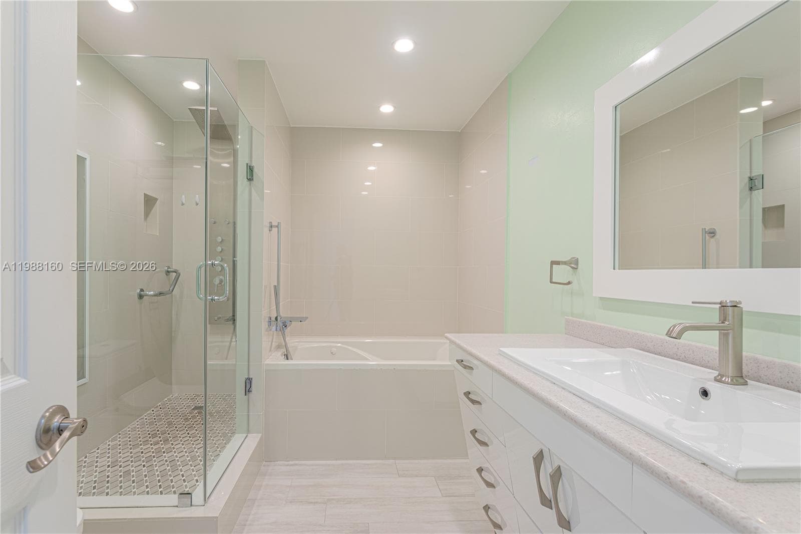 231 Poinciana Dr 401 photo 24