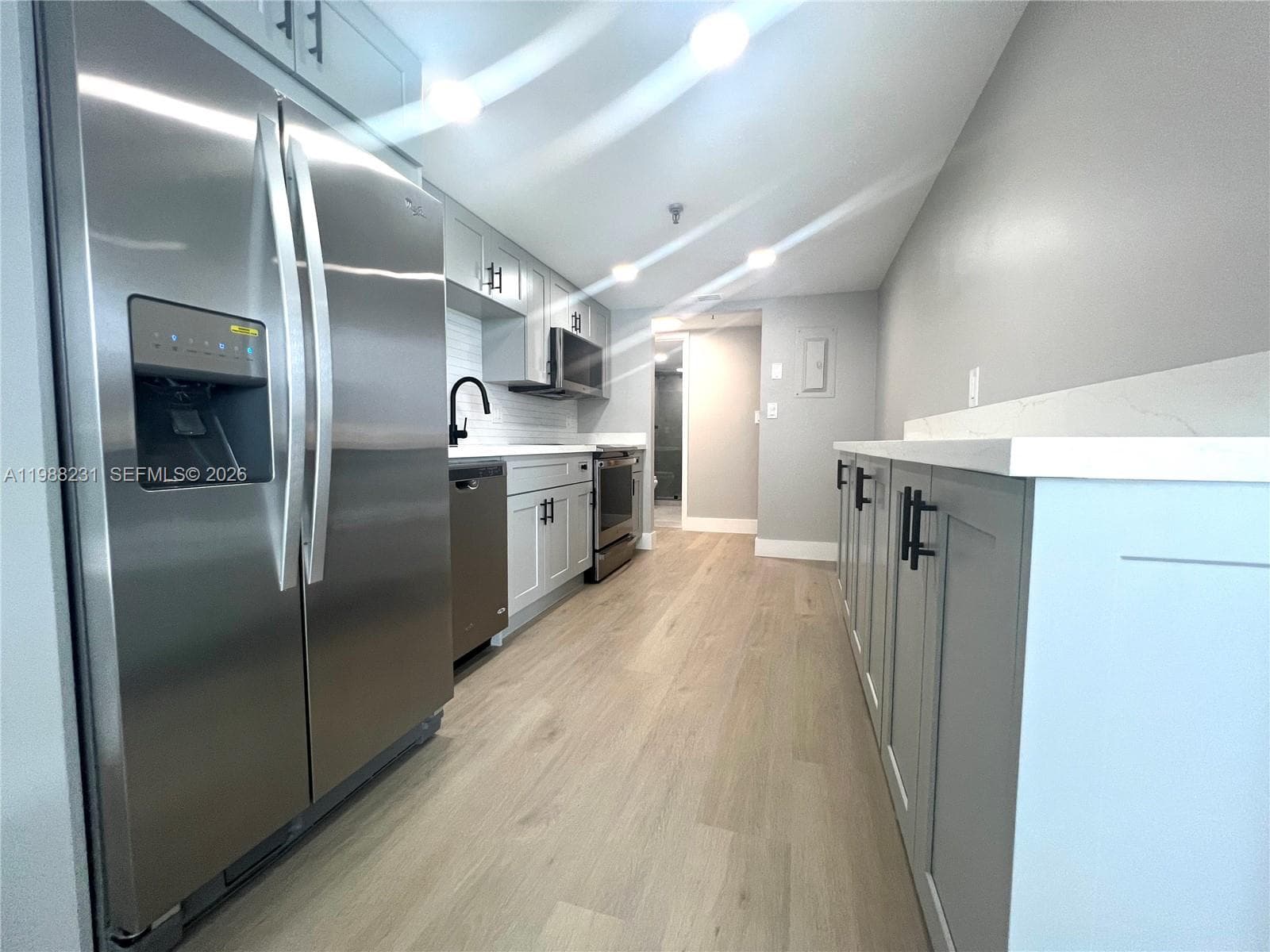 2401 Collins Ave 803 photo 6