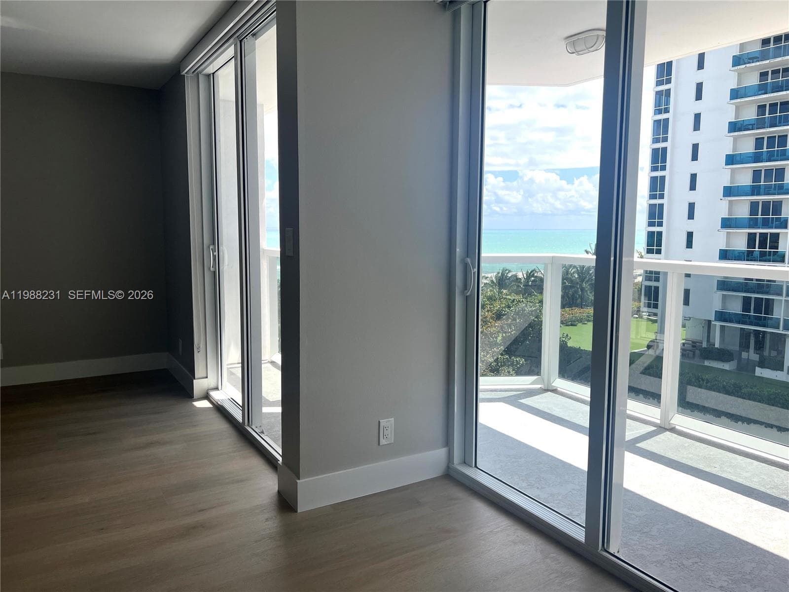 2401 Collins Ave 803 photo 12