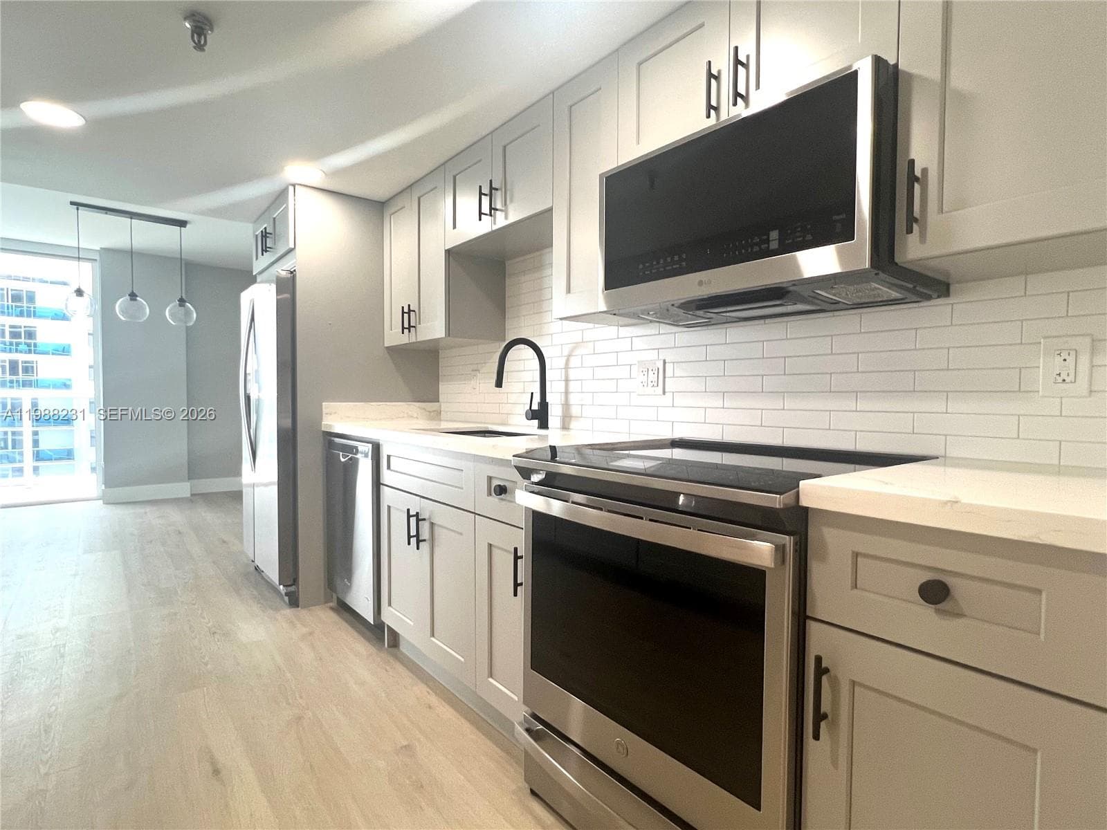 2401 Collins Ave 803 photo 5