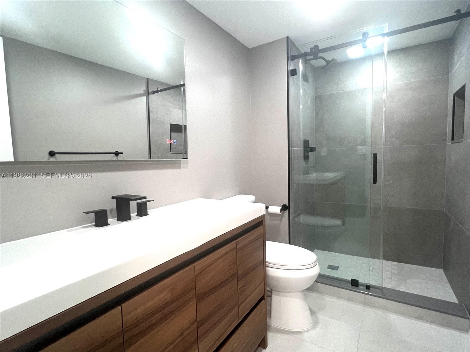 2401 Collins Ave 803 photo 18