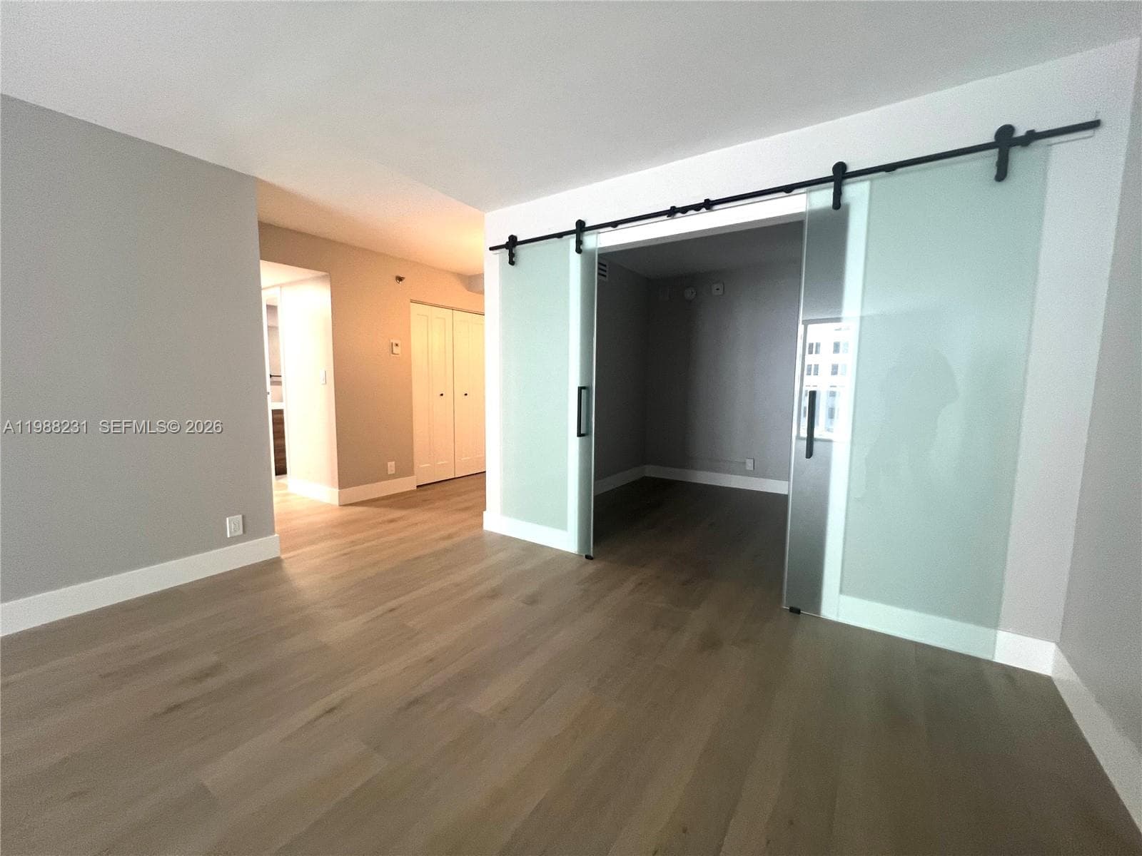 2401 Collins Ave 803 photo 11