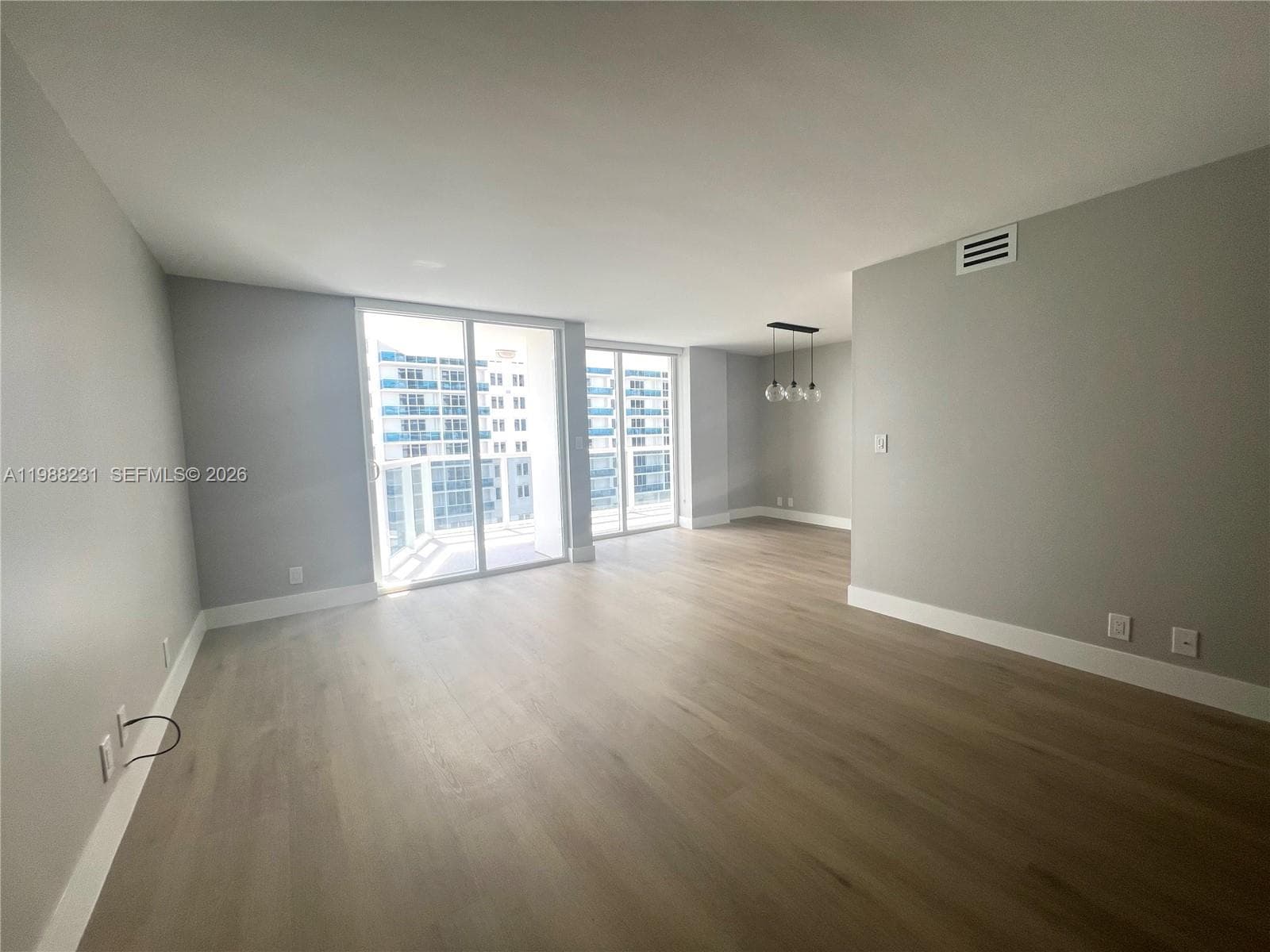 2401 Collins Ave 803 photo 8