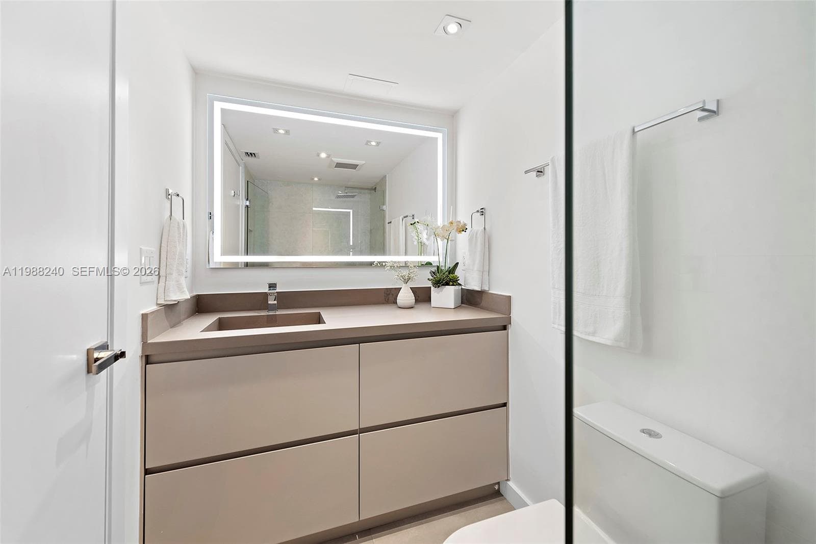 2301 Collins Ave 1004 photo 16