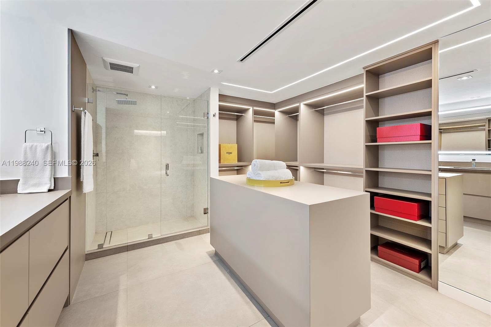 2301 Collins Ave 1004 photo 9