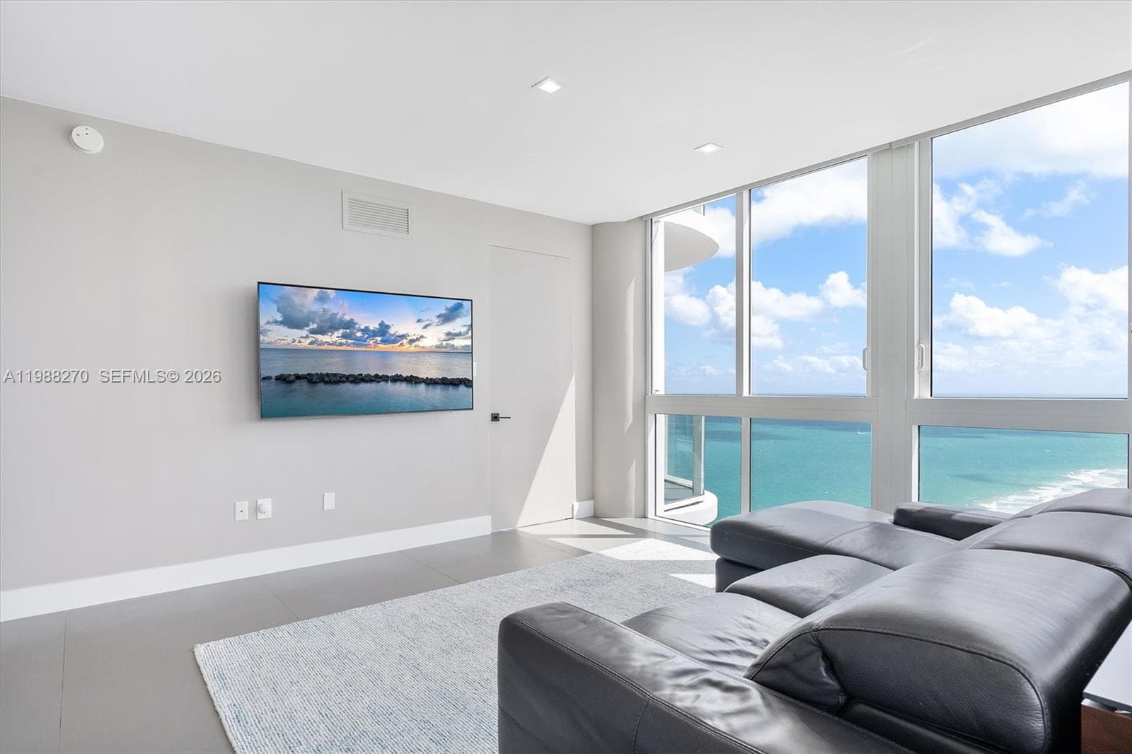 6365 Collins Ave 4307 photo 4