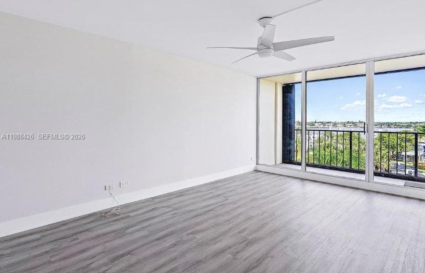 136 Lakeshore Dr 3