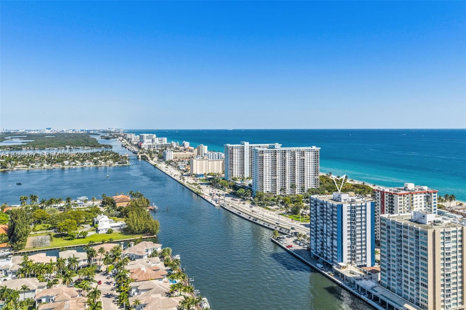 1400 Ocean Dr 804 photo 23