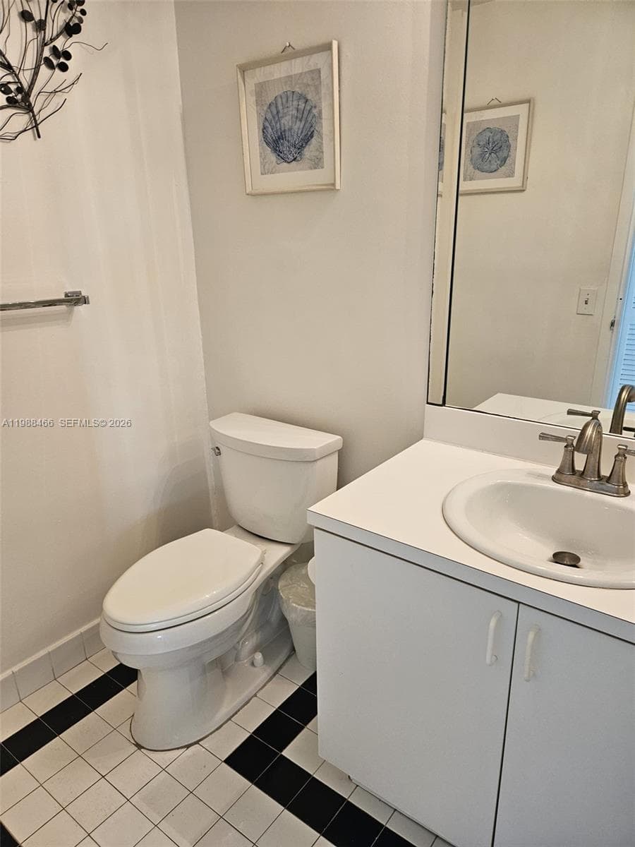 3505 S Ocean Dr 804 photo 16