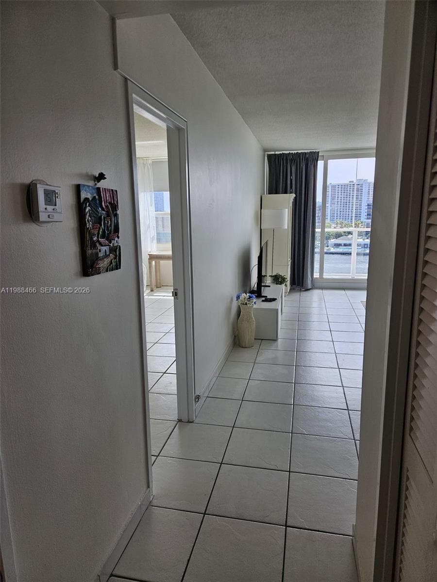 3505 S Ocean Dr 804 photo 8