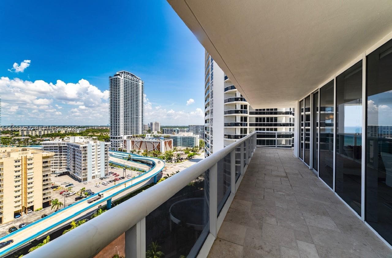 1830 S Ocean Dr 1808 photo 4