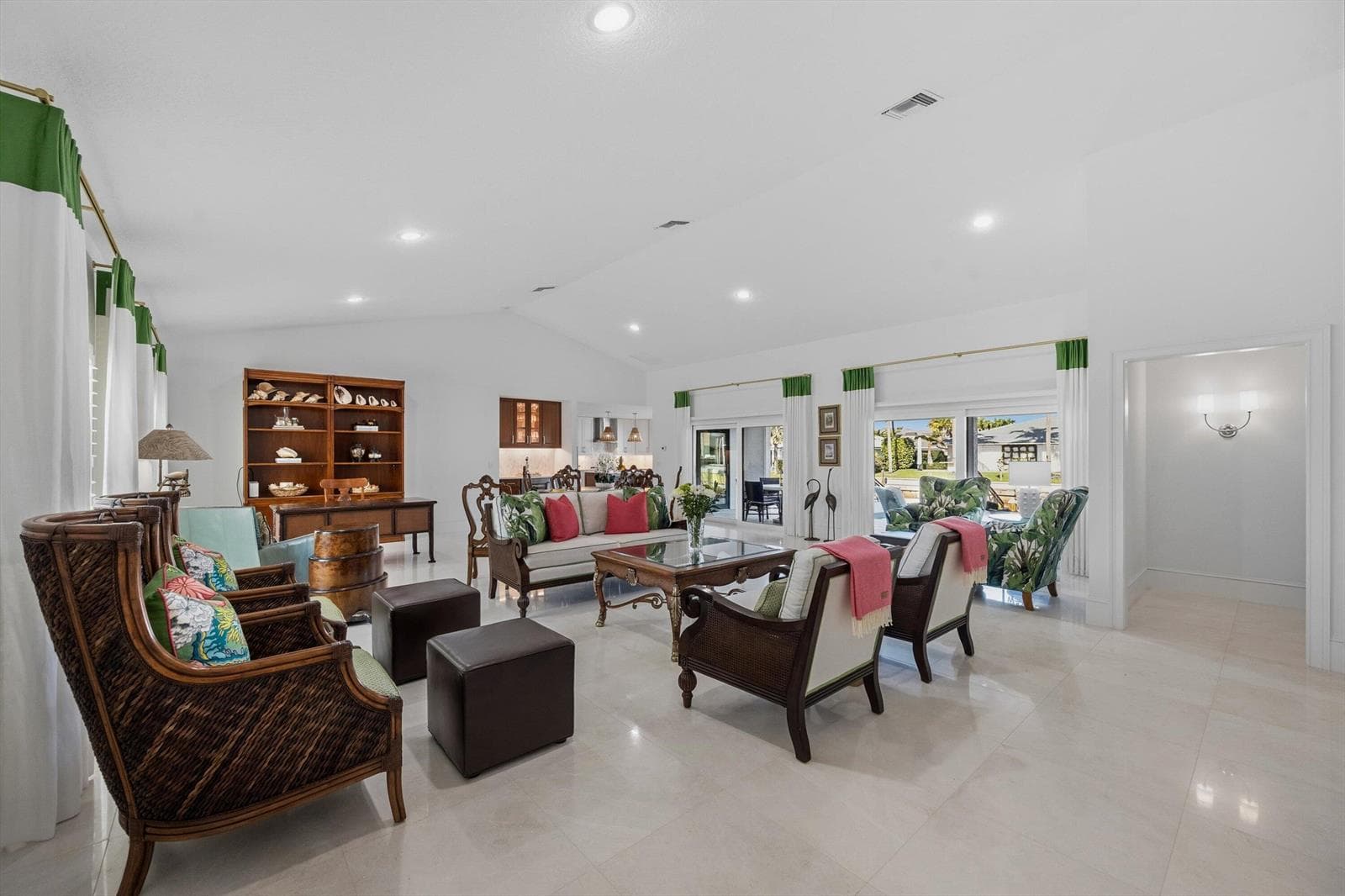 9039 SE Hawksbill Way photo 11