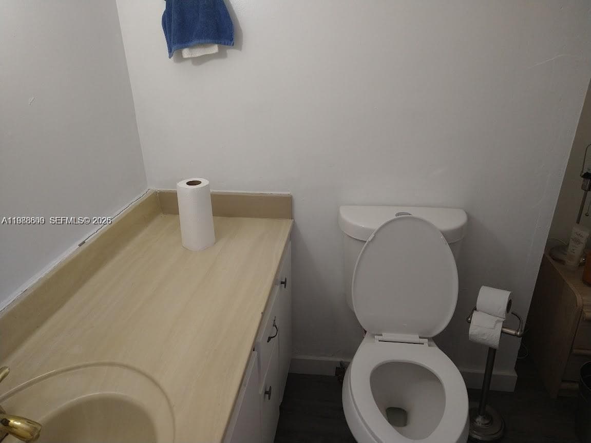 6039 Collins Ave 1710 photo 16