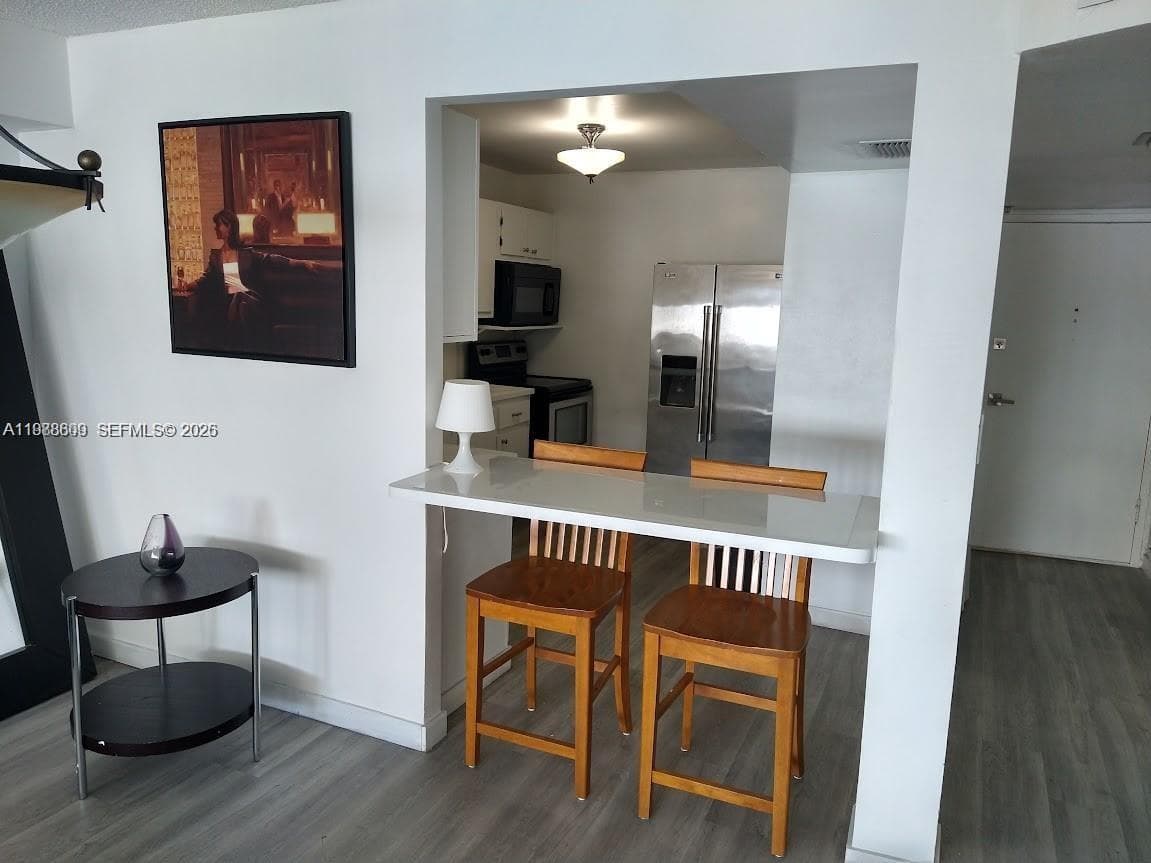 6039 Collins Ave 1710 photo 5