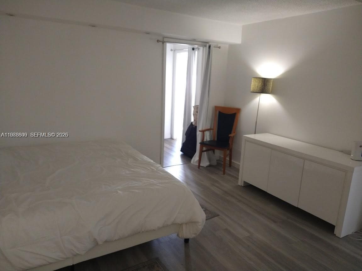 6039 Collins Ave 1710 photo 10