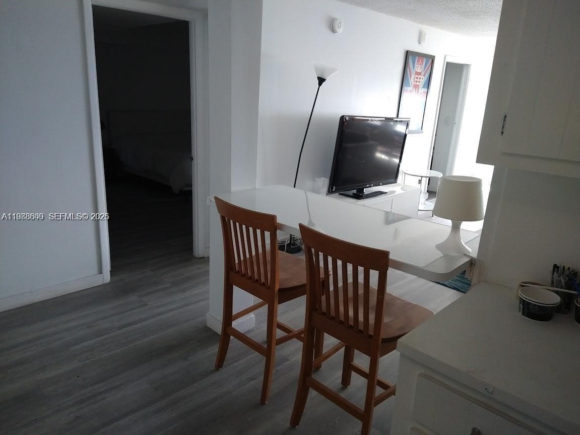 6039 Collins Ave 1710 photo 14