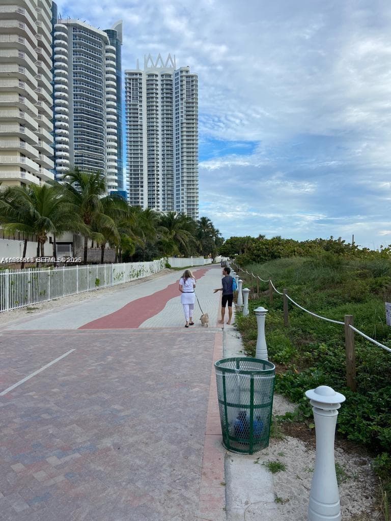 6039 Collins Ave 1710 photo 19