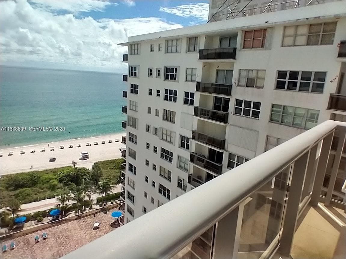 6039 Collins Ave 1710 photo 4