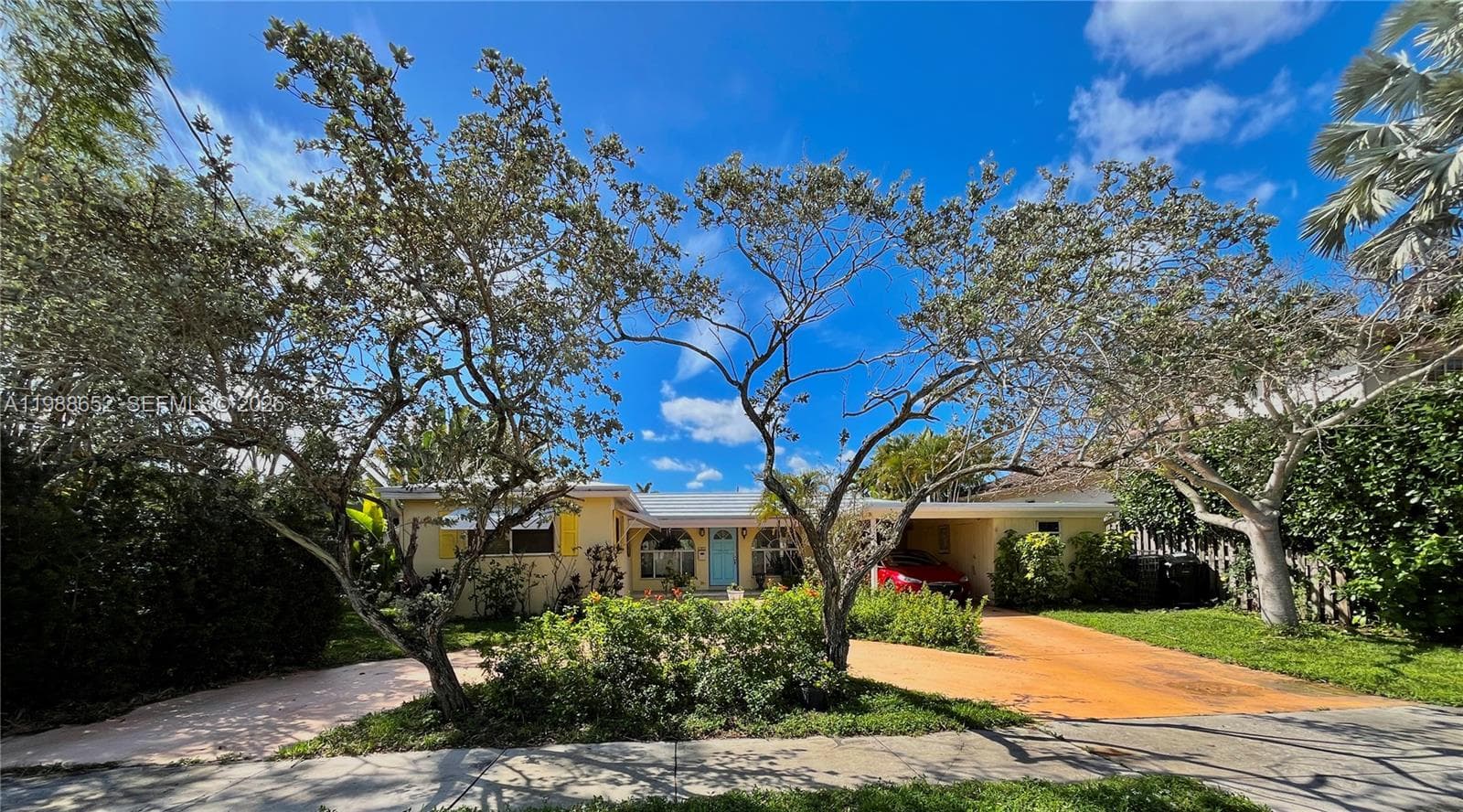 1004 Mandarin Isle photo 1
