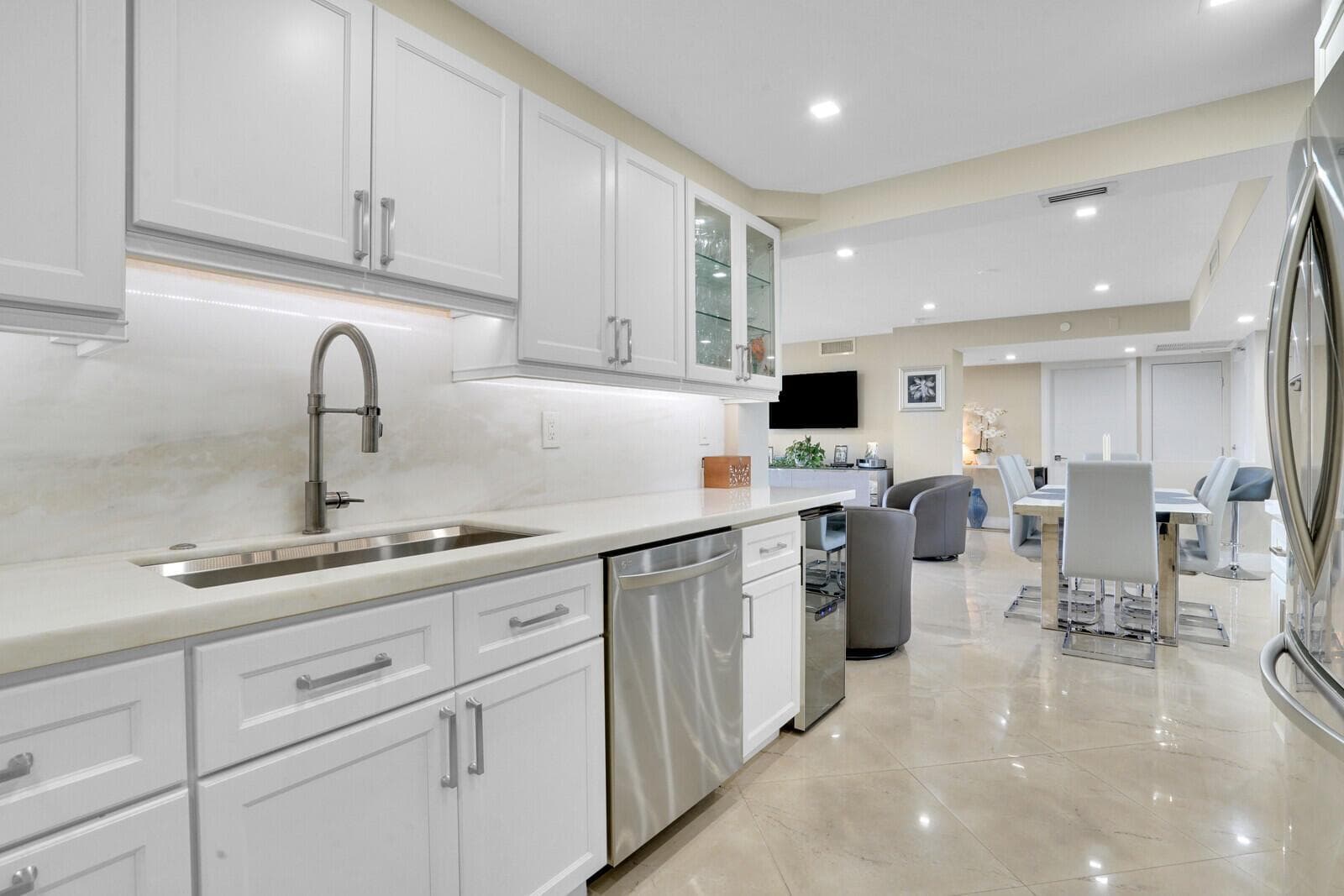 2697 N Ocean Boulevard F-205 photo 17